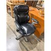 Image 2 : Office Chair adjustable