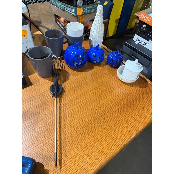 Pumpkin decor, vases, solar light