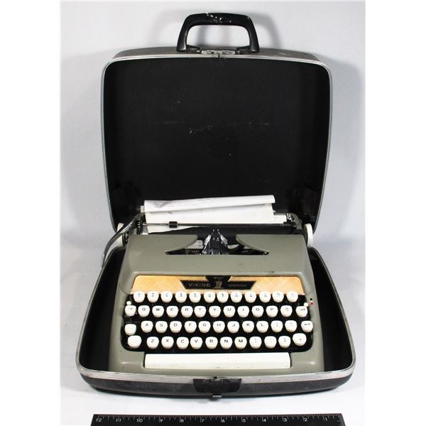VIKING ANTIQUE TYPEWRITER IN CASE