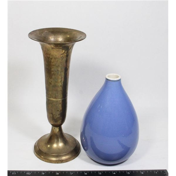 LOT OF BRASS VASE AND CERAMIC VASE