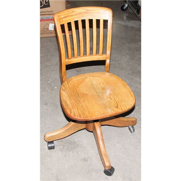 VINTAGE DRAFTING CHAIR