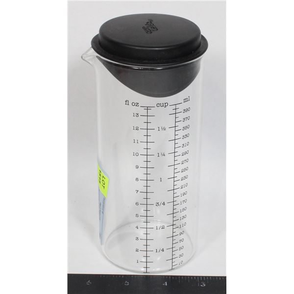 OUR TABLE GLASS POURER