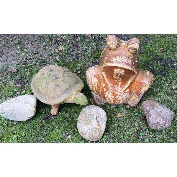 Stone Garden Decor with Frog, Turtle, and Three Large Rocks