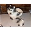 Image 5 : Three-Piece Ceramic Cow Kitchen Set: Cookie Jar, Sugar Bowl, Creamer