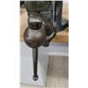 Image 5 : Record Steel No. 83 Bench Vise with Small Clamp-On Vise