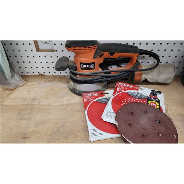 RIDGID R2611 6-Inch Random Orbit Sander with Extra Diablo Sanding Discs