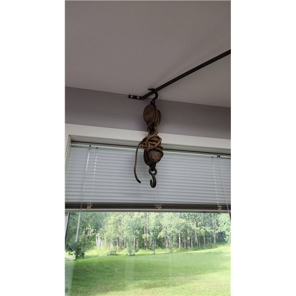 Wood and Metal Pulley Block with Iron Hook and Rope