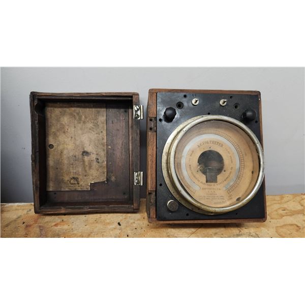 Westinghouse A.C. Voltmeter in Wooden Case, Pittsburgh, Serial 2031