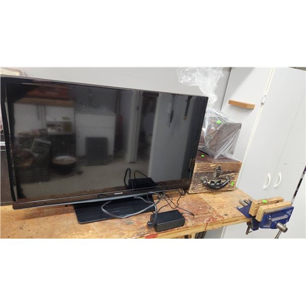 Samsung UN28M4500AF 28-Inch LED TV with Power Adapter, No Remote