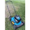 Image 1 : Yardworks Push Lawn Mower with Briggs & Stratton Engine