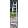 Image 2 : Featherlite 8-Foot Aluminum Step Ladder Model 2408