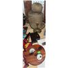 Image 5 : Decor Lot with Deko Quartz Wall Clock, Stained Glass Art Prints, and Decorative Items