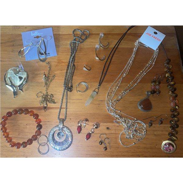 Costume Jewellery Lot Including Necklaces, Earrings, Bracelet, Brooch