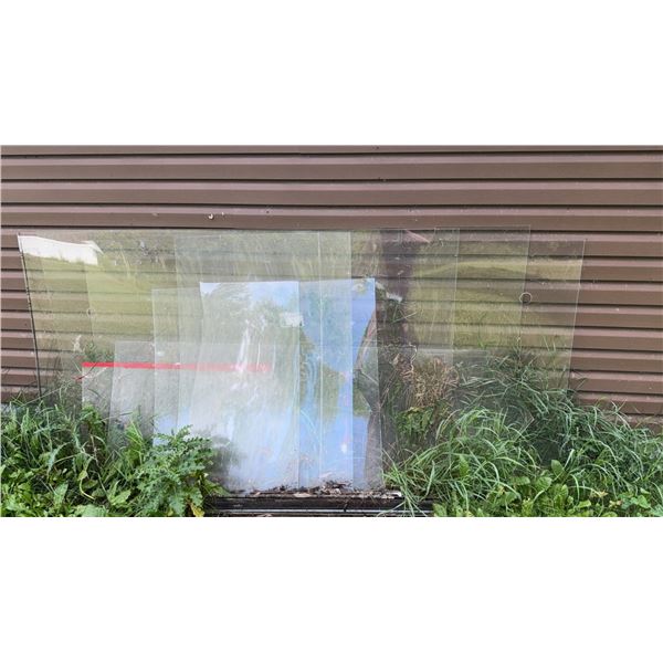 Clear Acrylic and Plexiglass Sheet Panels