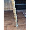 Image 4 : Square Oak Side Table with Turned Legs and Lower Shelf