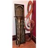 Image 6 : Musical Decor Lot With Metal Trombone, Treble Clef Wall Art, Animal Figurines, Vinyl Clock and Book