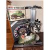 Image 1 : Lot: Monogram '30 Ford Coupe Model, Drinking Roulette Set, and more