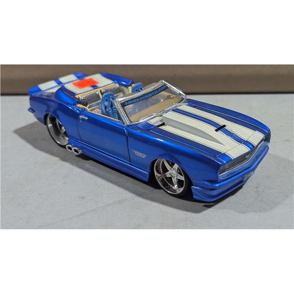 VTG Maisto 1/24 1968 Chevrolet Camaro SS Convertible