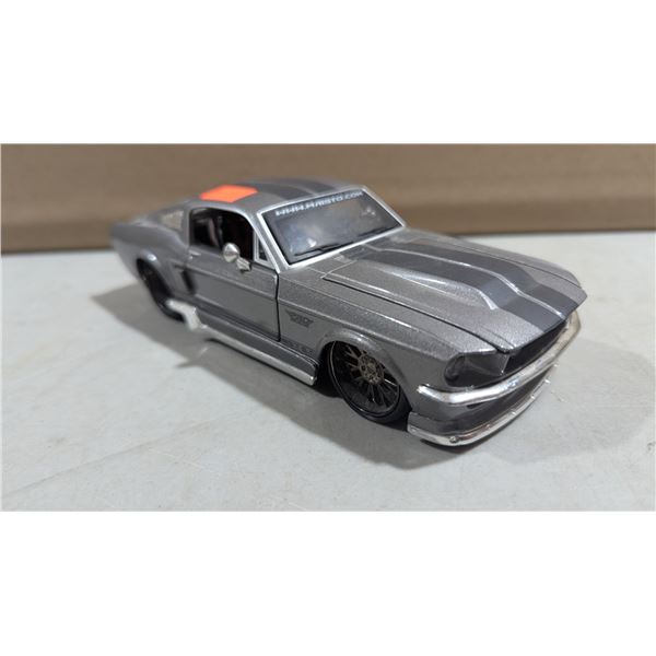 Maisto 1/24 1967 Ford Mustang GT
