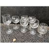 Image 2 : 7 Clear Glass Stemmed Wine Glasses