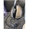 Image 6 : Kitchen Appliances and Cookware Lot