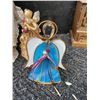 Image 6 : Decorative Lot: Fabric Mouse Doll, Stained Glass Angel, Straw Angel, Figurine