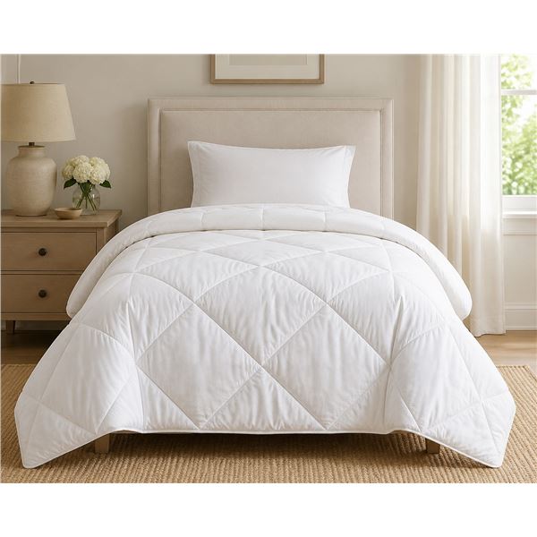 SmartSilk Gold 100% Silk-Filled Comforter – White – Twin Size