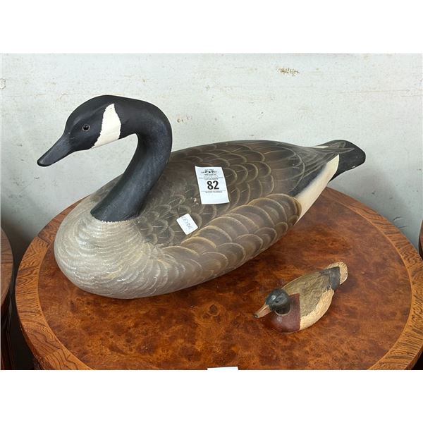 18"  Goose w/Small Decoy Duck