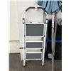 Image 1 : Gorilla 3 Step Stool
