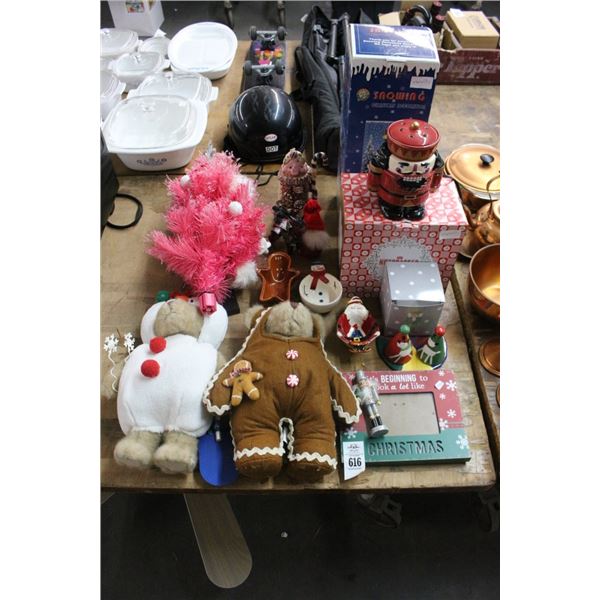 Asst. Christmas Décor, Cookie Jar, Bowls, Shakers