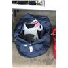Image 4 : Wet Suit, Dive Fins, Accessories in Duffle