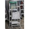 Image 1 : Werner Alum  4' Stepladder, 2  Step Stool