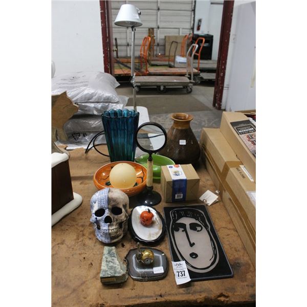 Decorator Skull, Halloween Décor, Vases, Desk Lamp