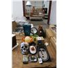 Image 1 : Decorator Skull, Halloween Décor, Vases, Desk Lamp