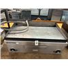 Image 1 : Toastmaster Electric  2'  Flat Grill
