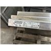 Image 2 : Hobart Glass Washer  LXGC