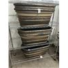 Image 1 : 6-Ornate Plastic Planters - 6 X $