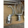 Image 1 : 20  Qt Mixer, Whip, Hook