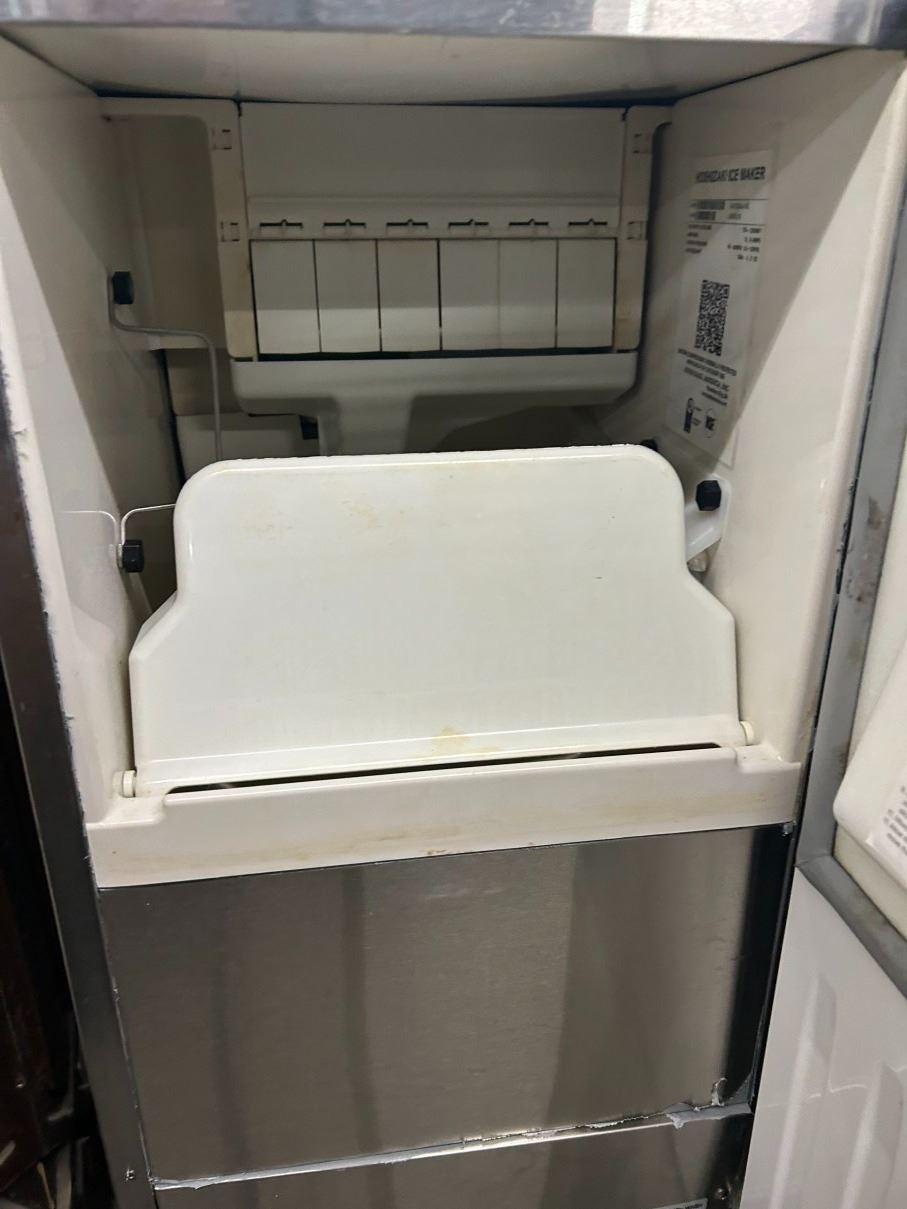 Hoshizaki 50 LB Cap Back Bar Ice Machine - AM50BAJAD