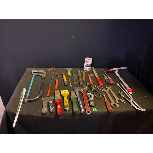 Large assorted lot of hand tools