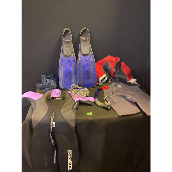 Scuba lot with assorted snorkelling items