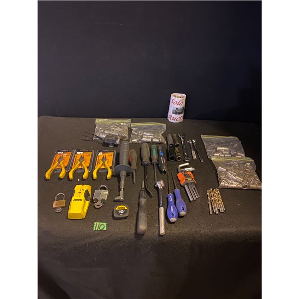 Mix lots of assorted tools