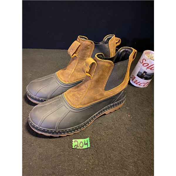 Men's boots size 11 by Wind River