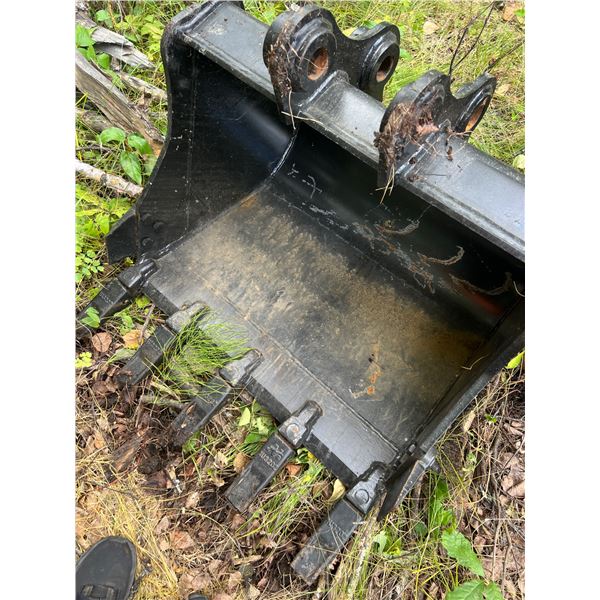 2023 Landero CAT 303 Bucket with forks