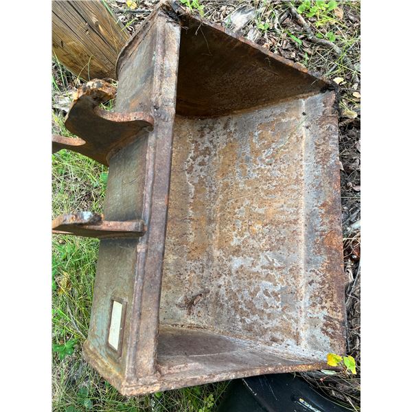 EDGE Bucket