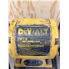 Image 2 : DeWalt 8" bench grinder Mono DW758