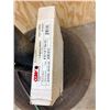Image 3 : DeWalt 8" bench grinder Mono DW758