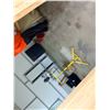 Image 5 : DeWalt 8" bench grinder Mono DW758