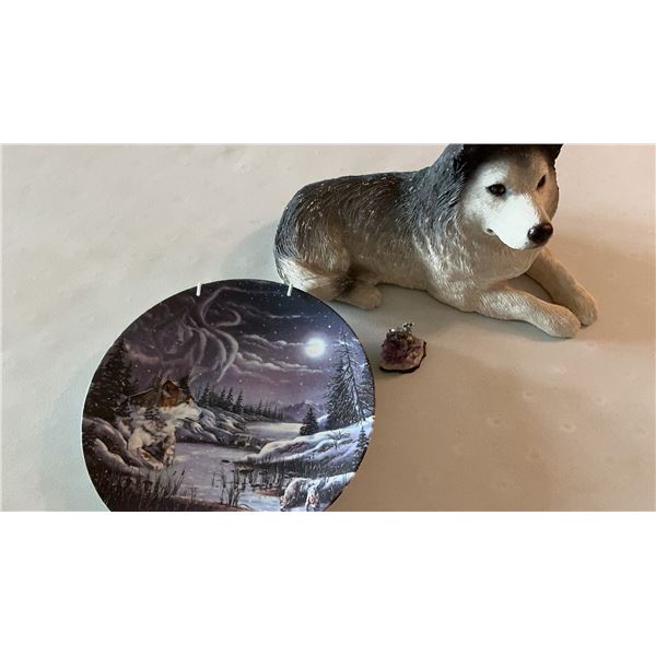 Wolf-Themed Decorative Lot with Figure, Plate, and Amethyst Deer Figurine