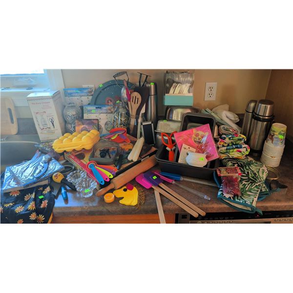 Kitchen Collection With Utensils, Bakeware, and Accessories